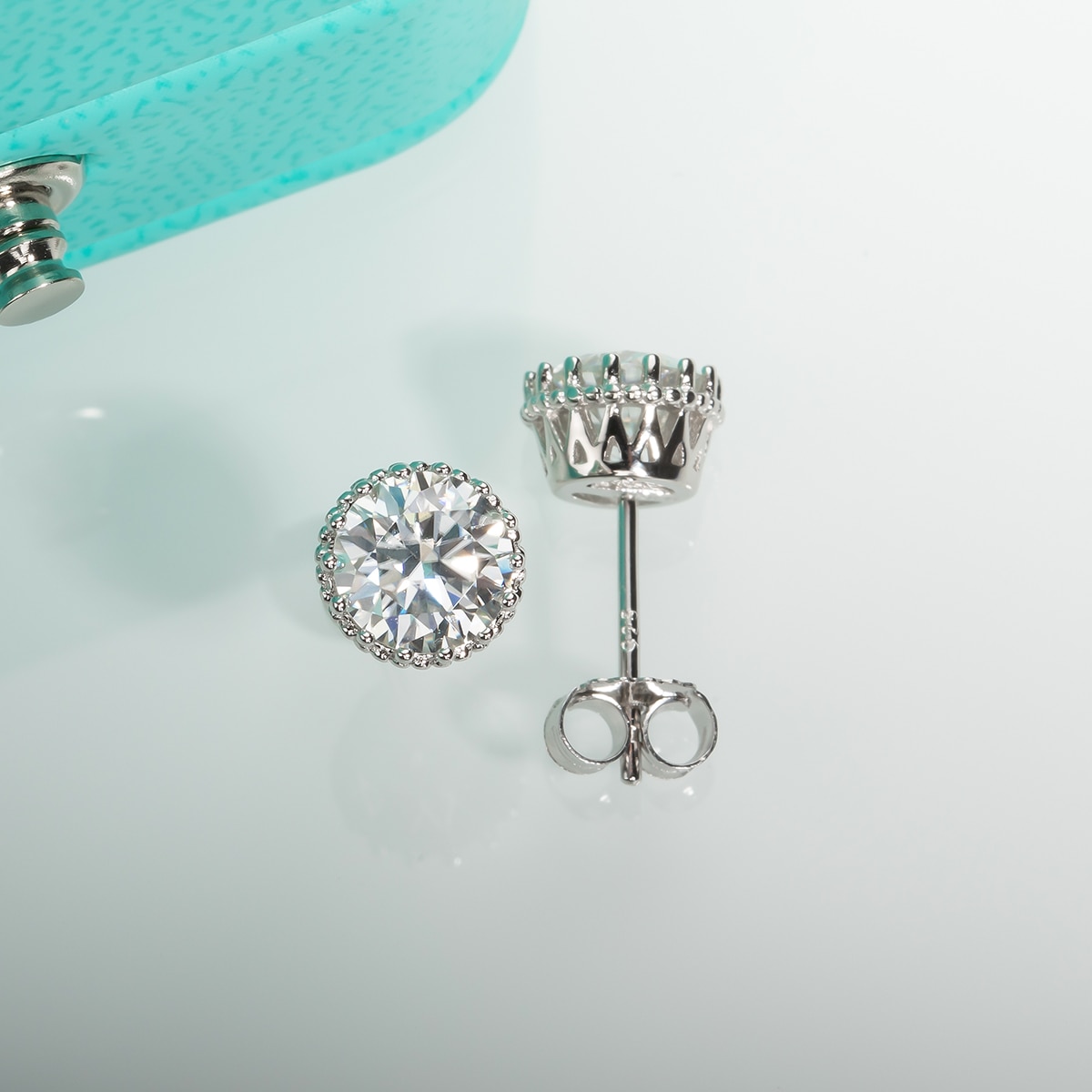 1ct Moissanite Crown Stud Earrings
