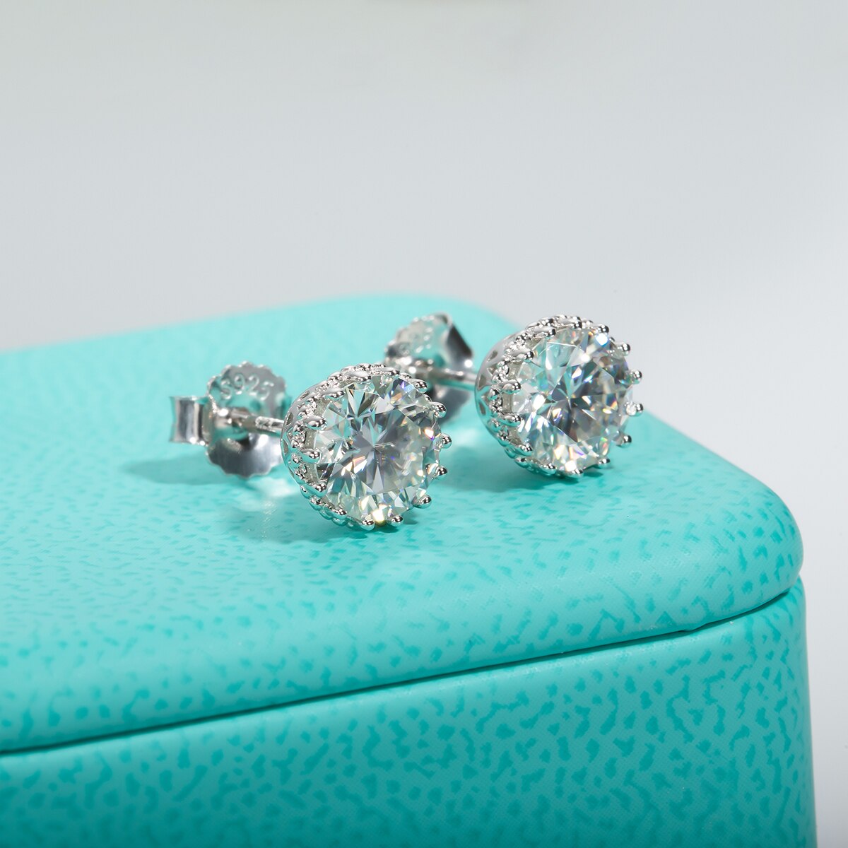 1ct Moissanite Crown Stud Earrings