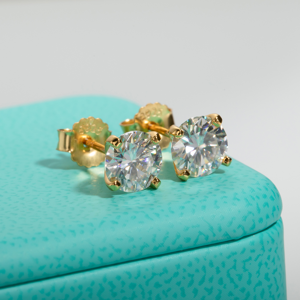 4 Prong Moissanite Stud Earrings (3) 4 Prong Moissanite Stud Earrings