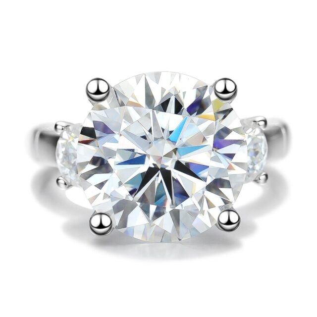 Celeste 8ct Moissanite Trilogy Crossover Ring (7)