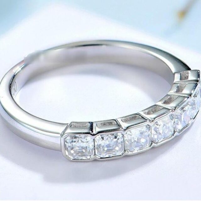 2.5mm Asscher Cut Moissanite Bevel Eternity Ring