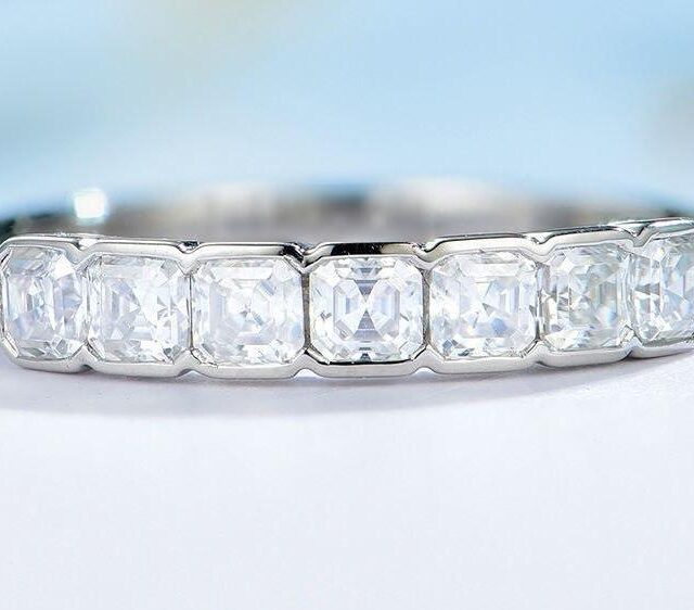 2.5mm Asscher Cut Moissanite Bevel Eternity Ring