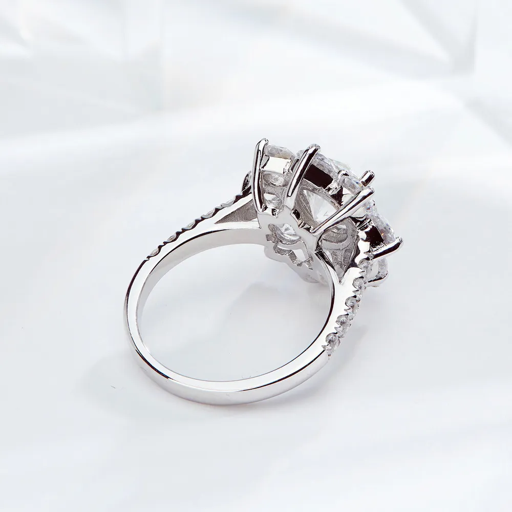 Lola Round Moissanite Lotus Halo Ring (2)