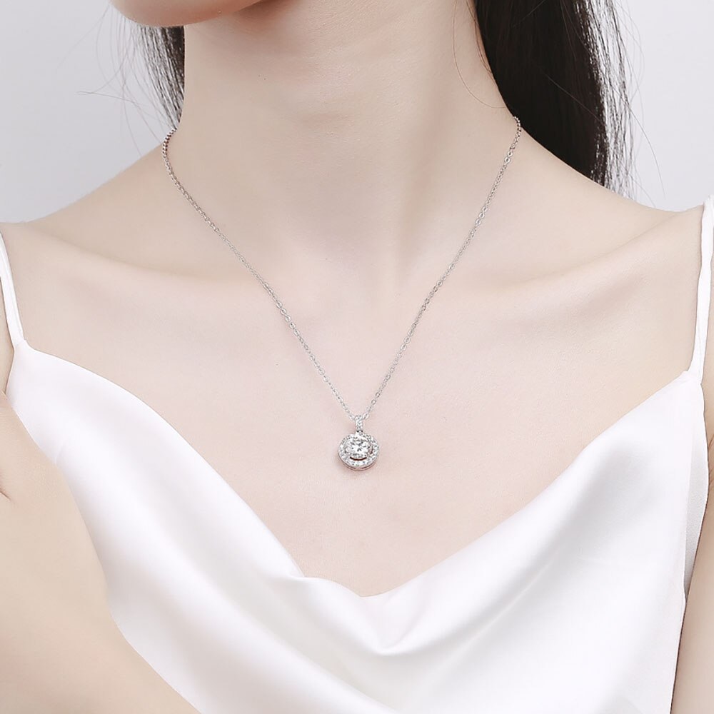 round halo color moissanite pendant (D Color) Modelled