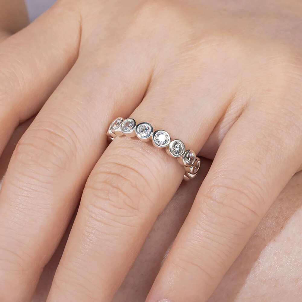 Round Moissanite Bezel Eternity Ring (5)
