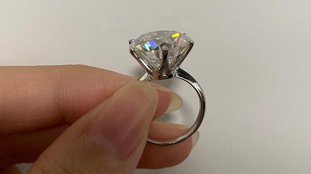 Moissanite tiffany setting solitaire