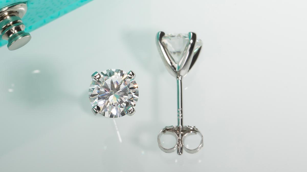 4 Prong Moissanite Stud Earrings (4) 4 Prong Moissanite Stud Earrings