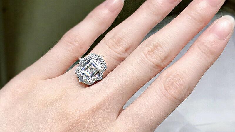 Emerald Cut Moissanite Art Deco 