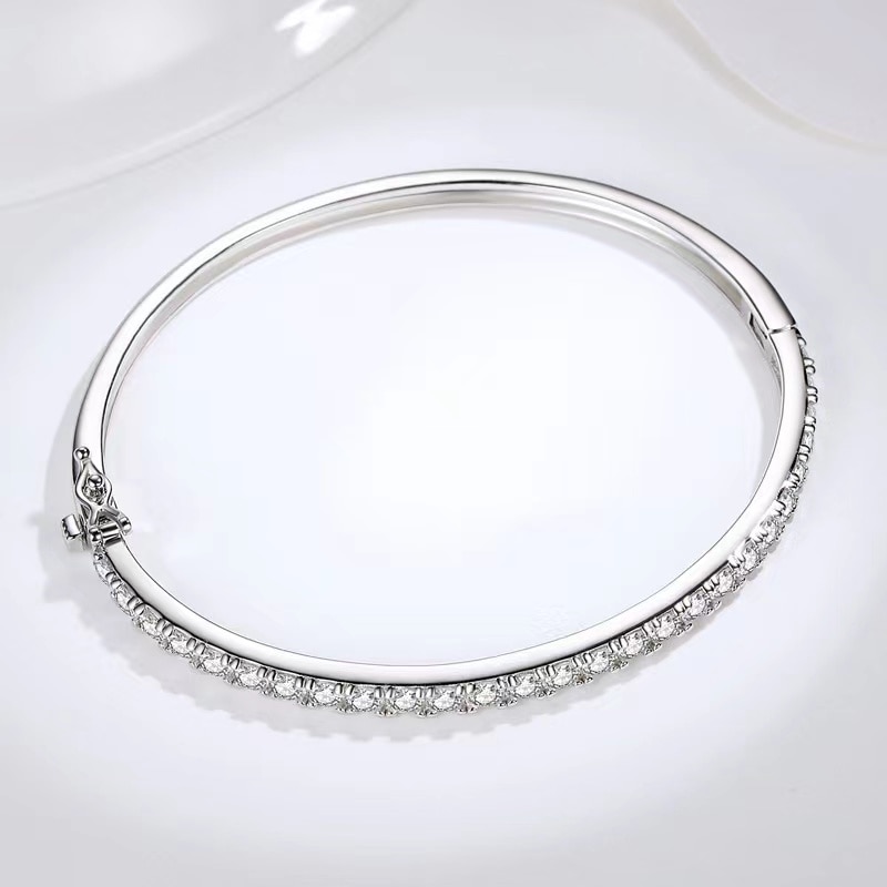 Hinged Moissanite Bangle (12) Hinged Moissanite Bangle WG