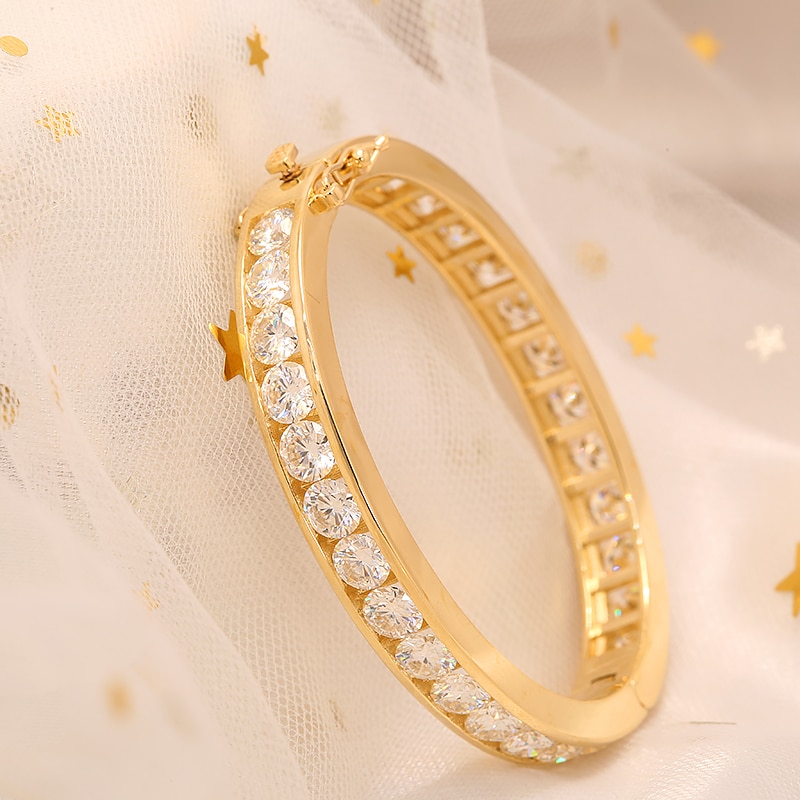 Hinged Moissanite Bangle (9) Hinged Moissanite Bangle YG 0.5ct