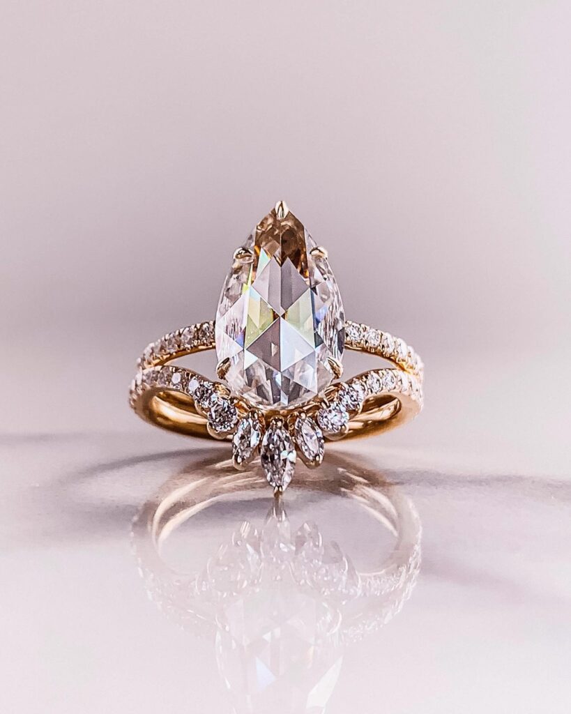 Rose Cut Pear Moissanite Bridal Ring Set (2) Rose Cut Pear Moissanite Bridal Ring Set