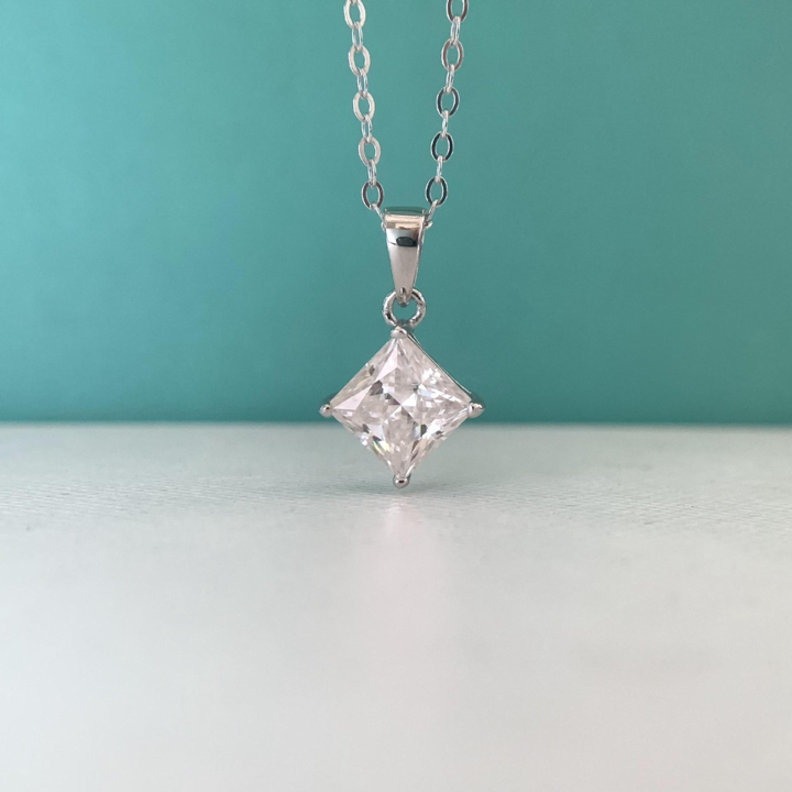 Pari Diagonal Set Princess Cut Moissanite Pendant (4) Princess Cut Moissanite Pendant