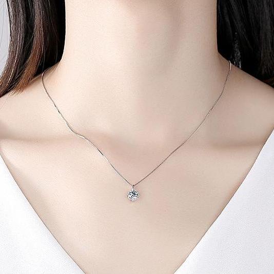 0.5 to 10 Carat Modern Genuine Round Solitaire Moissanite Pendant with Chain 0.5 to 10 Carat Modern Genuine Round Solitaire Moissanite Pendant with Chain