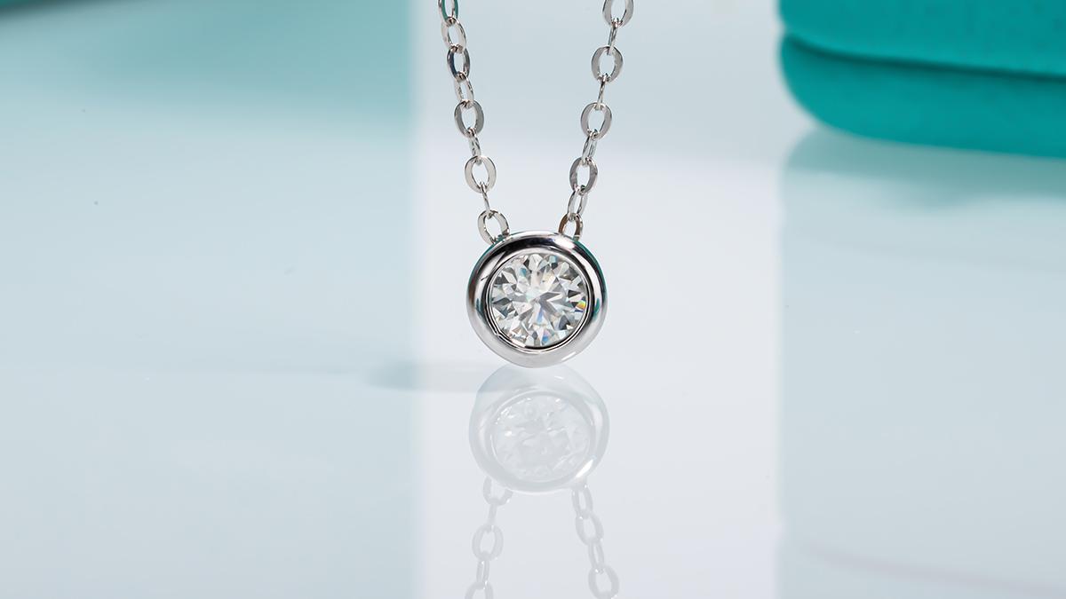 0.3ct Moissanite Bezel Pendant (4) 0.3ct Moissanite Bezel Pendant